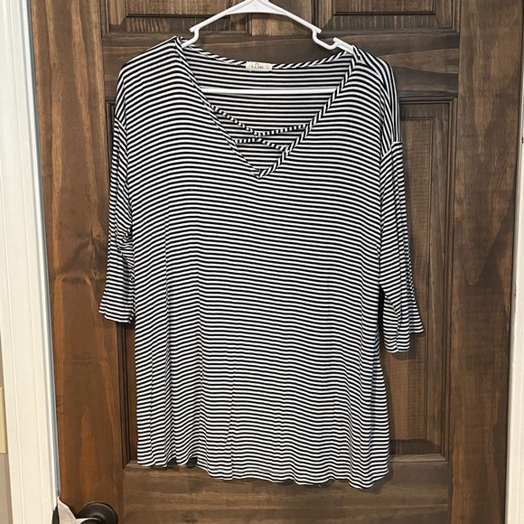 Striped Criss Cross V Neck 3/4 Sleeve Shirt Blouse - Picture 2 of 8